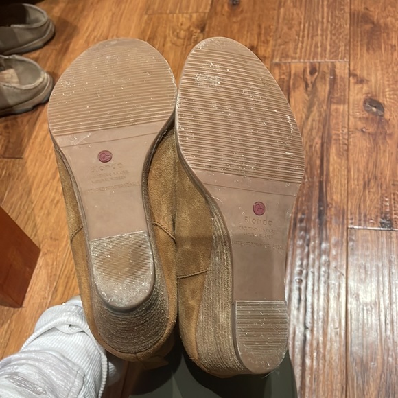Blondo Waterproof wedge Booties - Picture 3 of 4